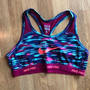 Nike sports bra NEVER WORN